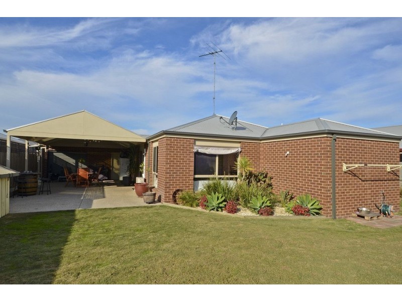 28 Carbine Drive, St Albans Park VIC 3219