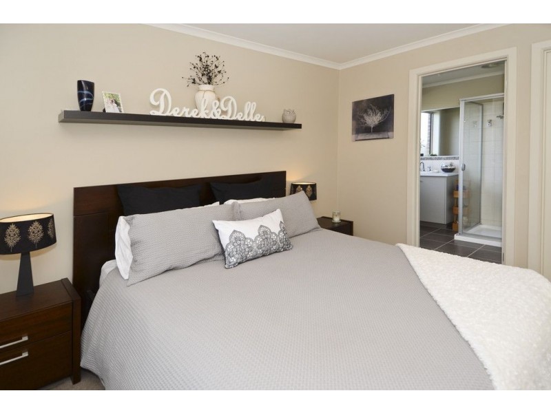 28 Carbine Drive, St Albans Park VIC 3219