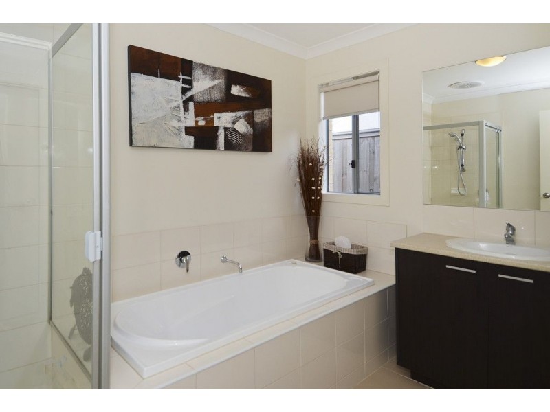 62 Curtain Drive, Leopold VIC 3224