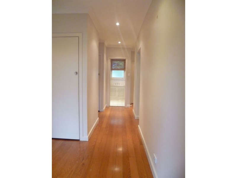 1 Strickland Avenue, Highton VIC 3216