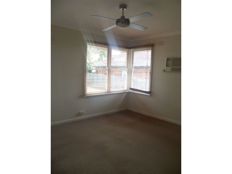 1 Strickland Avenue, Highton VIC 3216