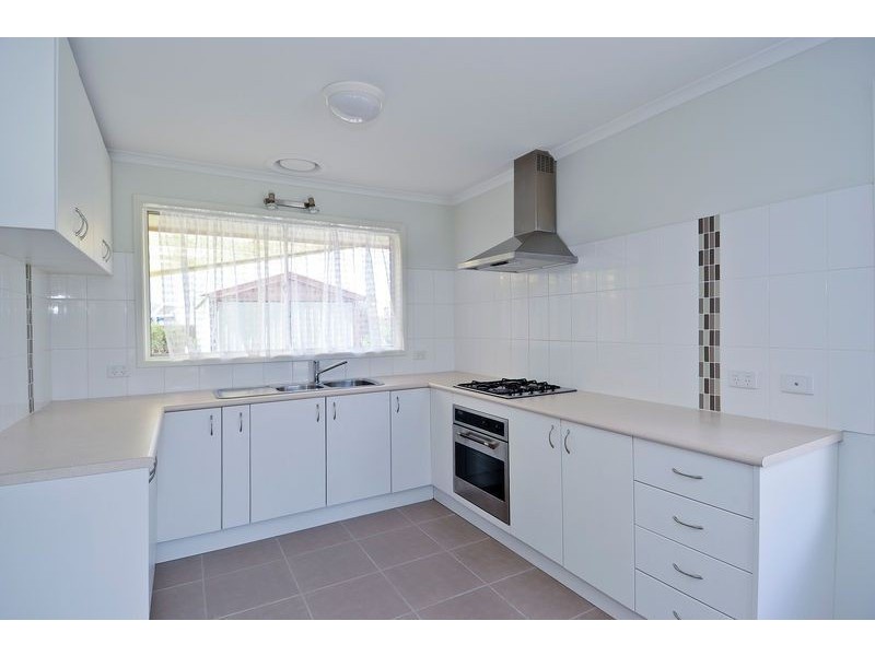 17 Poplar Street, Newcomb VIC 3219