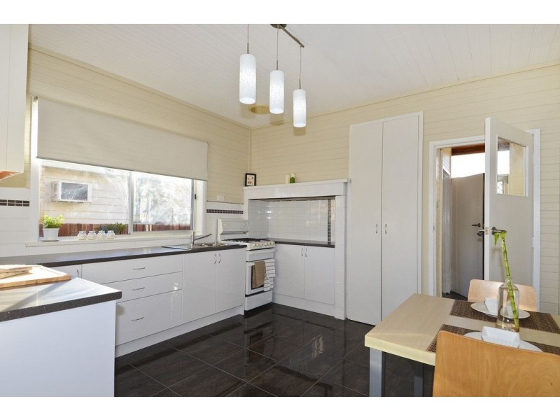 1/4 Willana Avenue, Hamlyn Heights VIC 3215