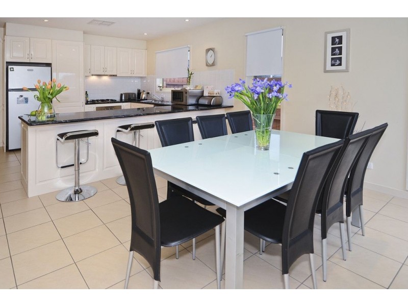 2/8 Flower Court, Grovedale VIC 3216