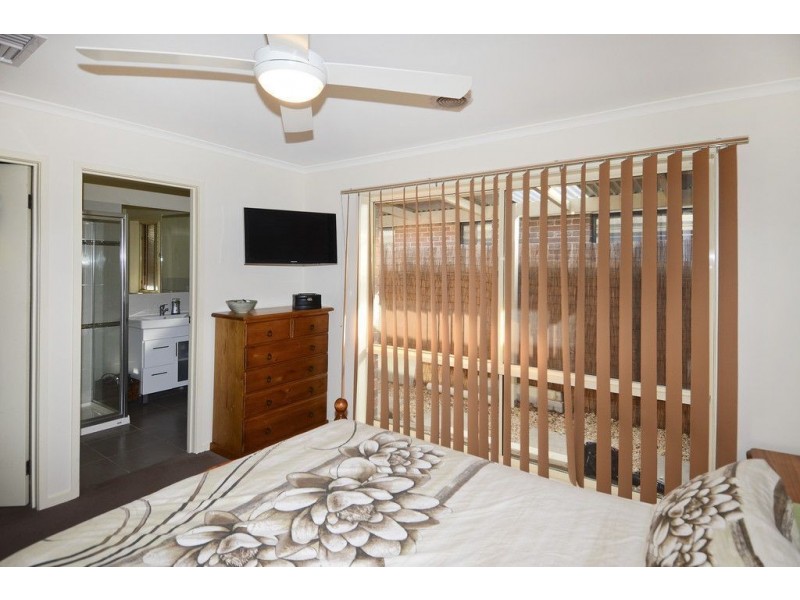 42 Homestead Drive, St Albans Park VIC 3219