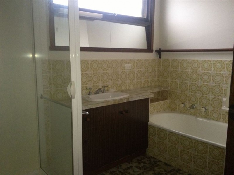 4 Donvale Drive, Leopold VIC 3224