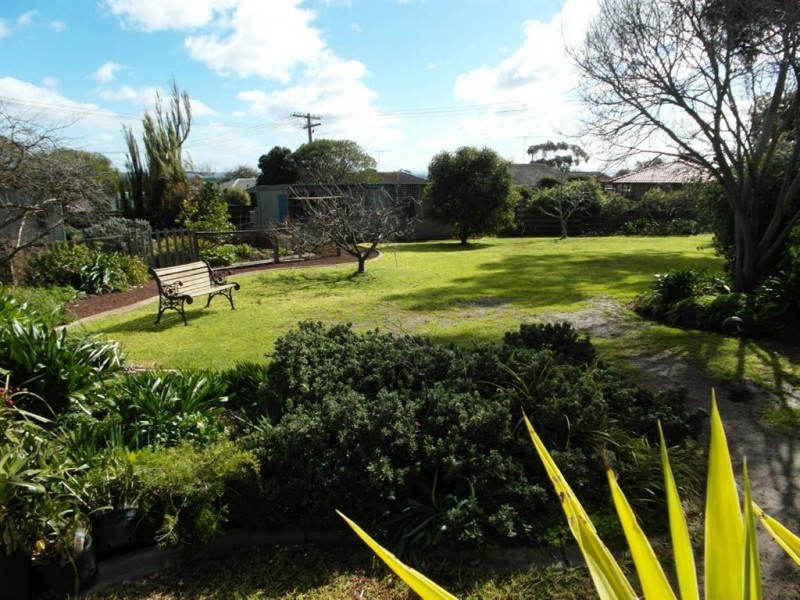 23 Cresta Crescent, Leopold VIC 3224