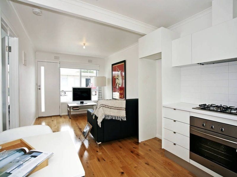 10/6-8 Stafford Street, Herne Hill VIC 3218