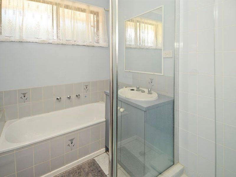 7 Planet Court, Whittington VIC 3219