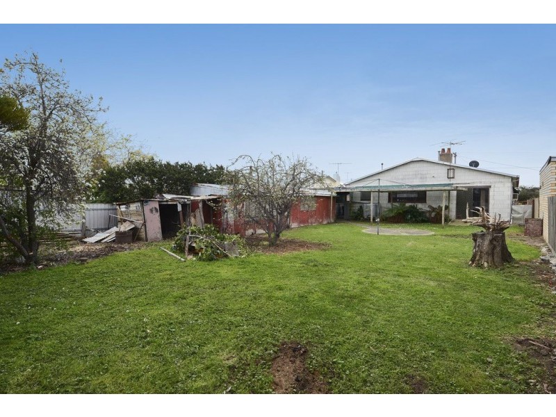 22 Glover Street, Newcomb VIC 3219