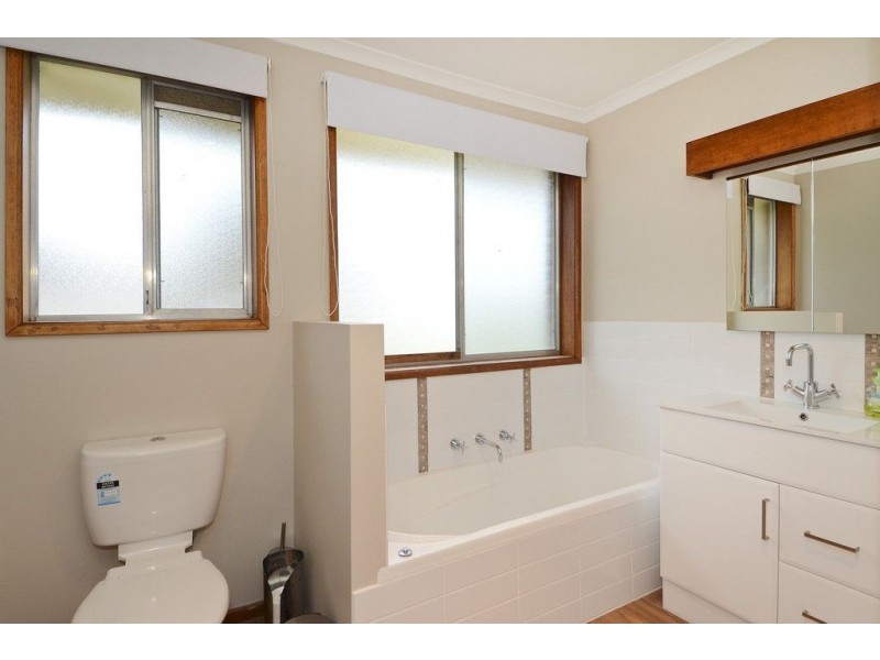 31 Melva Crescent, Whittington VIC 3219