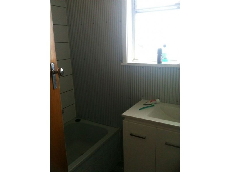 60 Neptune Avenue, Newcomb VIC 3219