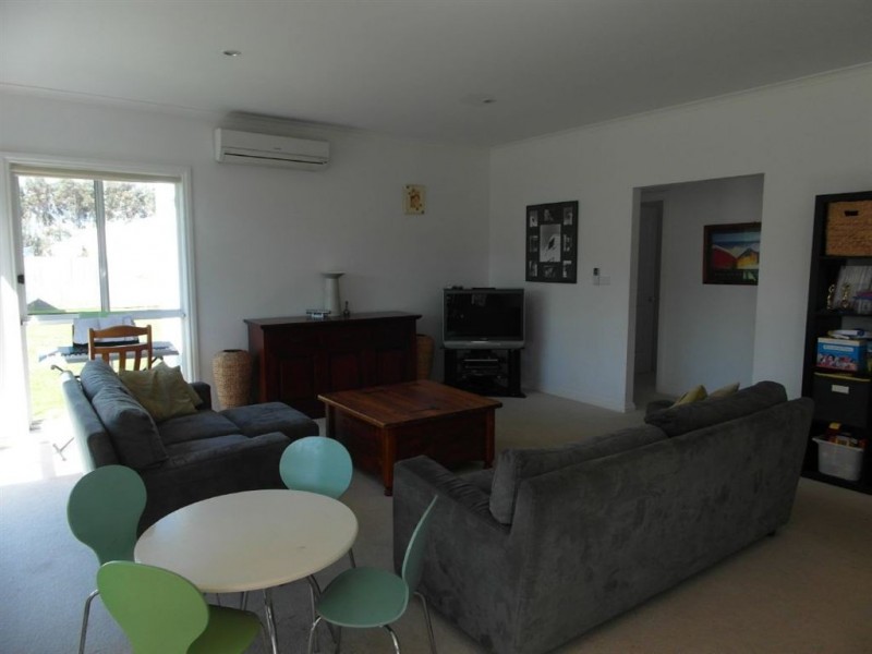 6 Buttercup Drive, Waurn Ponds VIC 3216