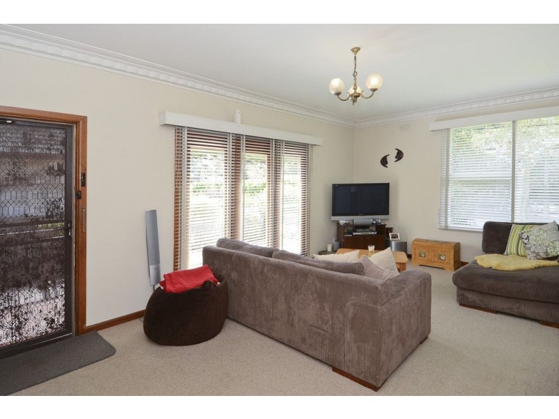 74 Ballarat Road, Hamlyn Heights VIC 3215