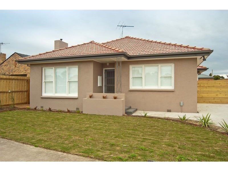 1/7 Lancaster Avenue, Newcomb VIC 3219