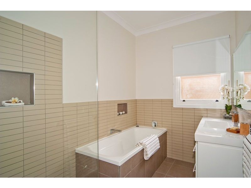 1/7 Lancaster Avenue, Newcomb VIC 3219