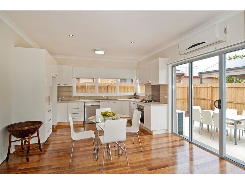 1/7 Lancaster Avenue, Newcomb VIC 3219