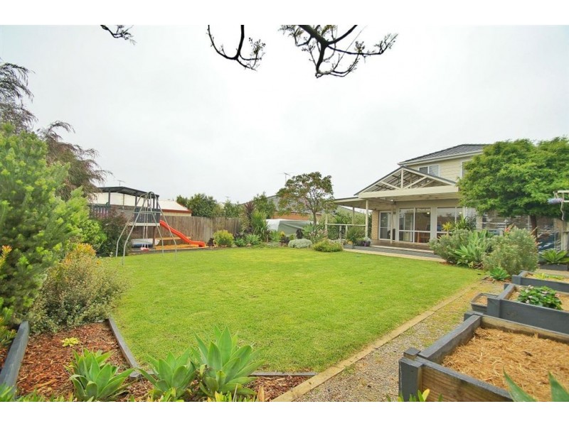 17 Cadarga Court, Grovedale VIC 3216