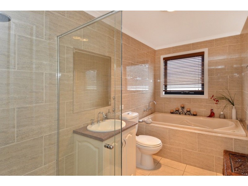 37 Koonangurt St, Leopold VIC 3224