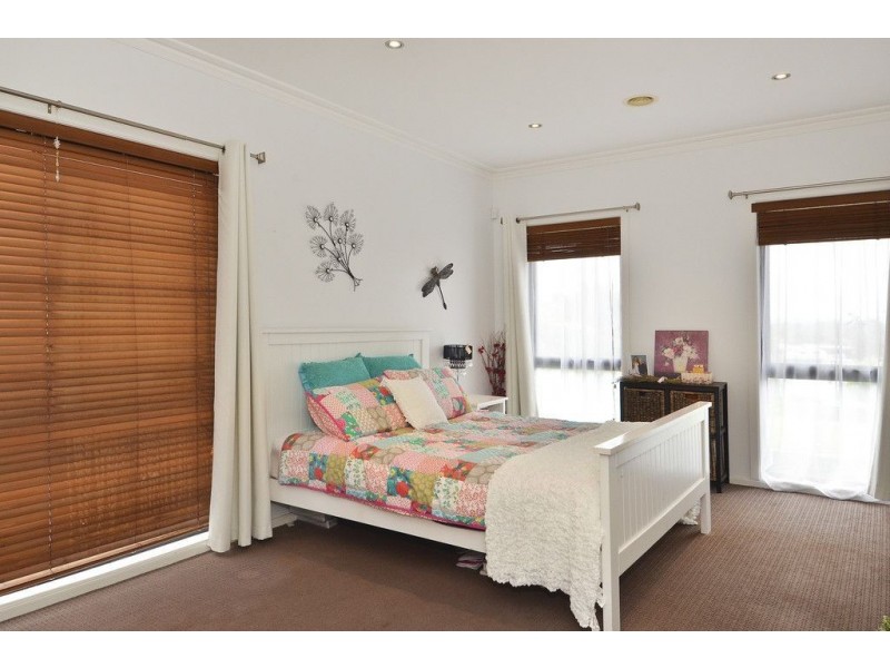 37 Koonangurt St, Leopold VIC 3224