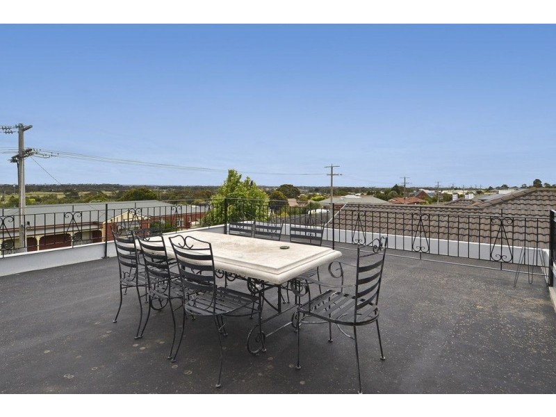 37 Koonangurt St, Leopold VIC 3224