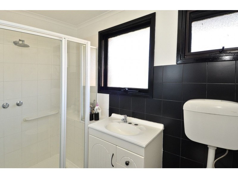 4/4-6 Enfield Dve, St Albans Park VIC 3219