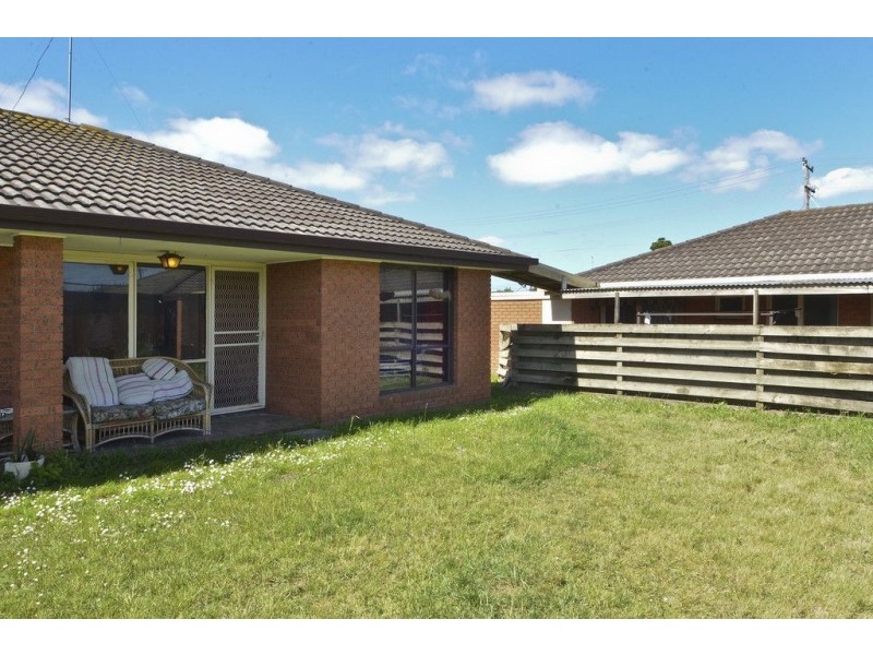 4/4-6 Enfield Dve, St Albans Park VIC 3219