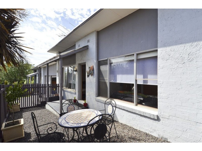 2/22 Walter St, East Geelong VIC 3219