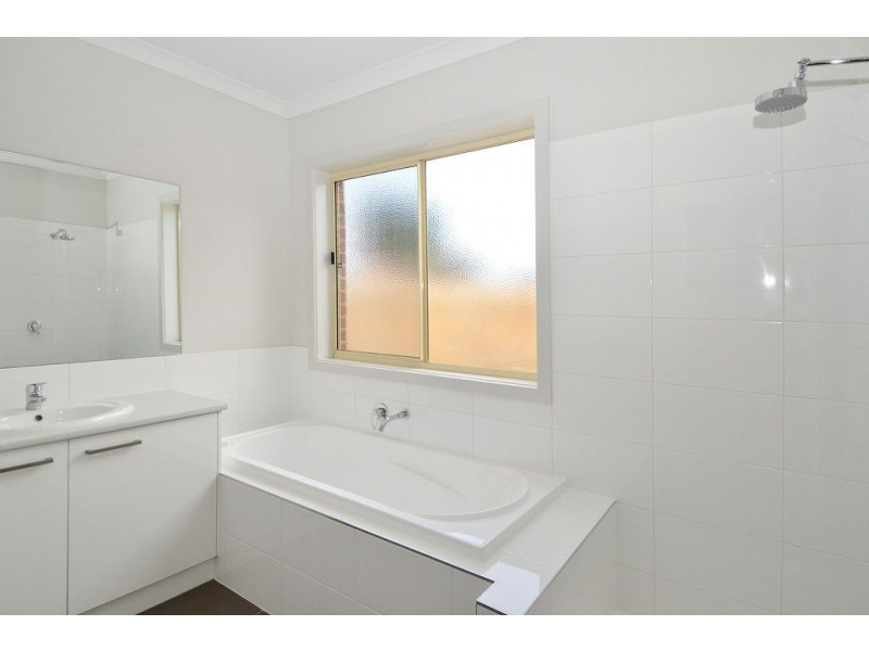 2a Poplar St, Newcomb VIC 3219