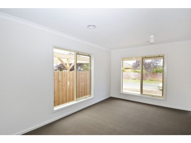 2a Poplar St, Newcomb VIC 3219