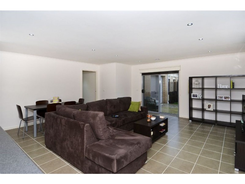 2/86 Bellarine Highway, Newcomb VIC 3219