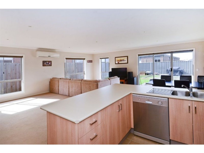 2/15 Bradford Street, St Albans Park VIC 3219