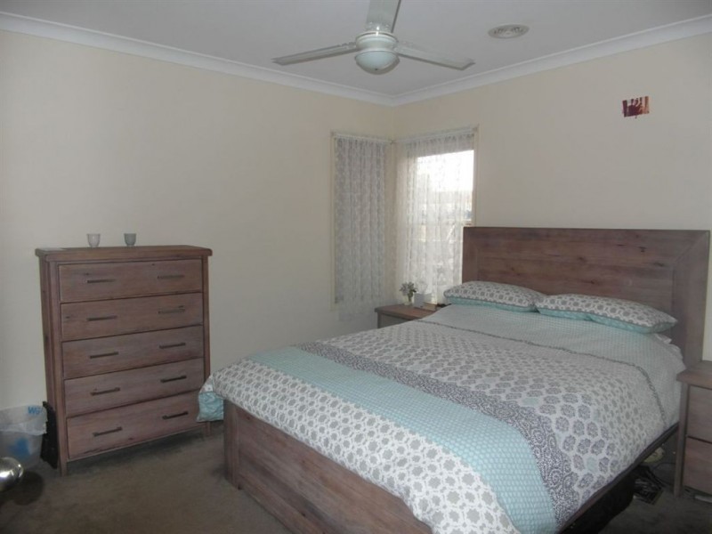 2 Francis, Newcomb VIC 3219