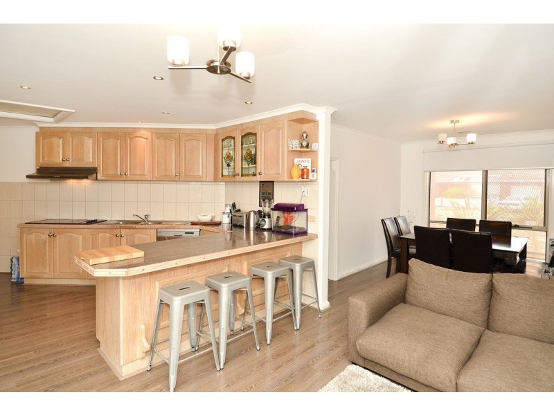 9 Govett Cres, St Albans Park VIC 3219