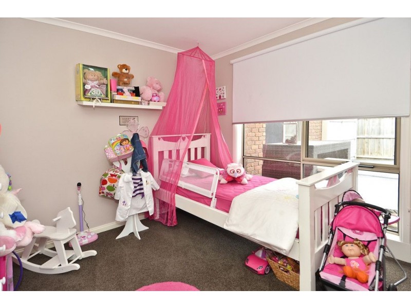 9 Govett Cres, St Albans Park VIC 3219