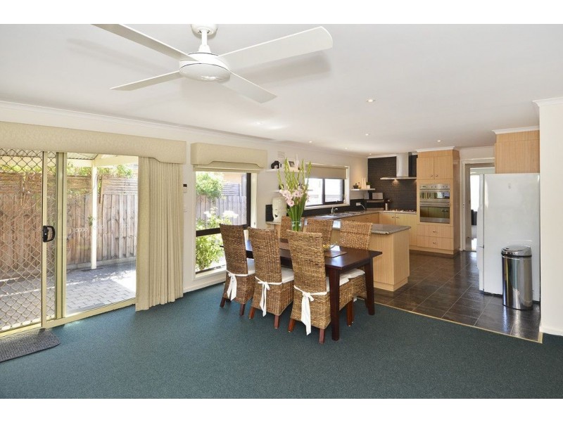 6 Alkoomi AVe, Hamlyn Heights VIC 3215