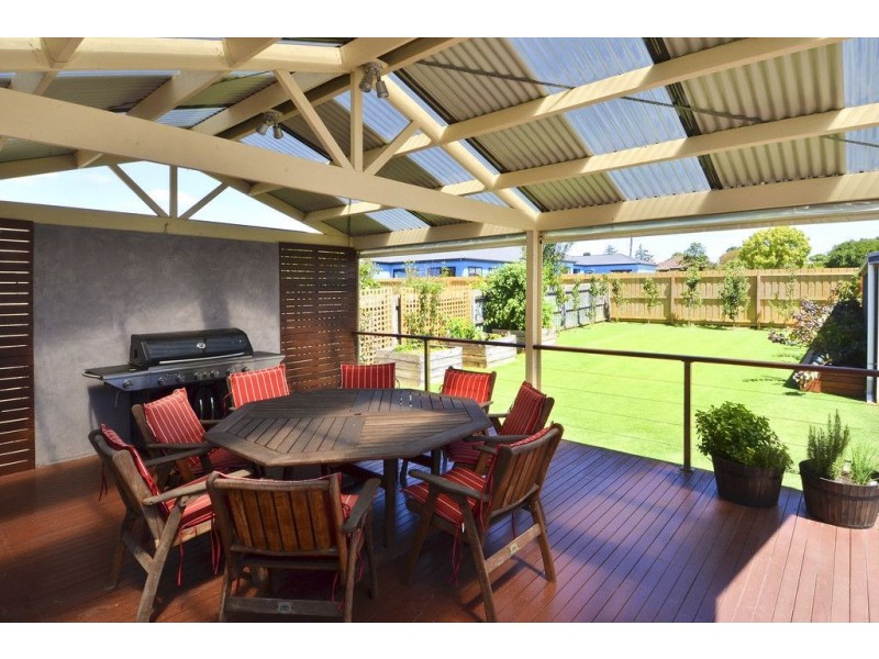 6 Alkoomi AVe, Hamlyn Heights VIC 3215