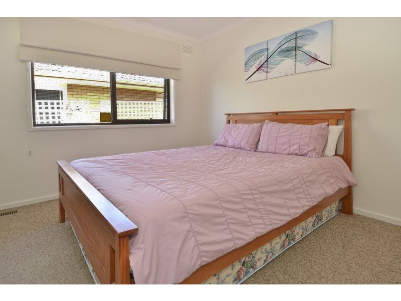 6 Alkoomi AVe, Hamlyn Heights VIC 3215