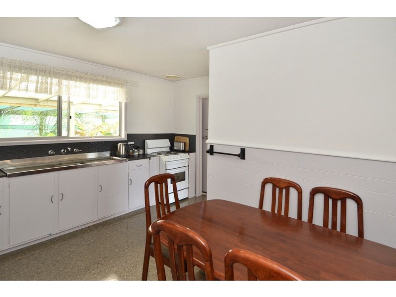 13 Andrew St, Newcomb VIC 3219