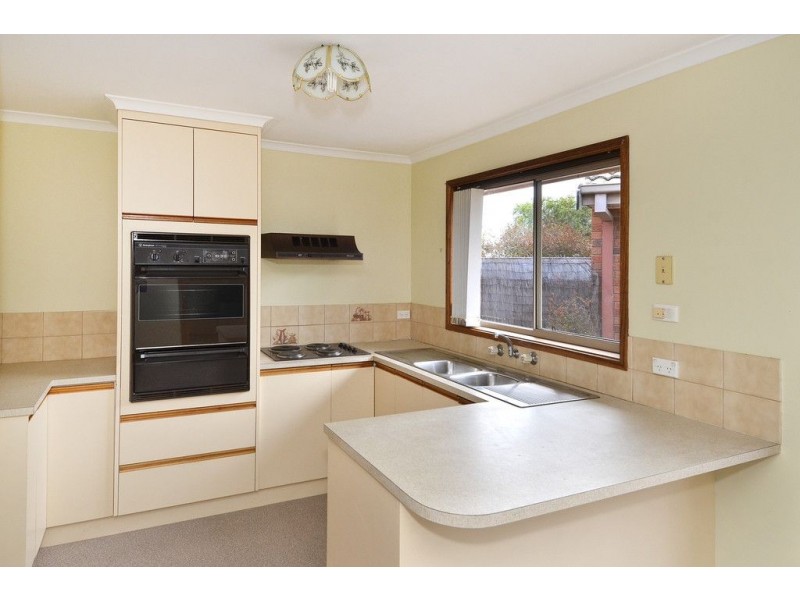 1 Alida Crt, Leopold VIC 3224