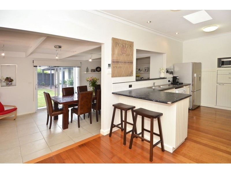 25 Ivy St, Newcomb VIC 3219