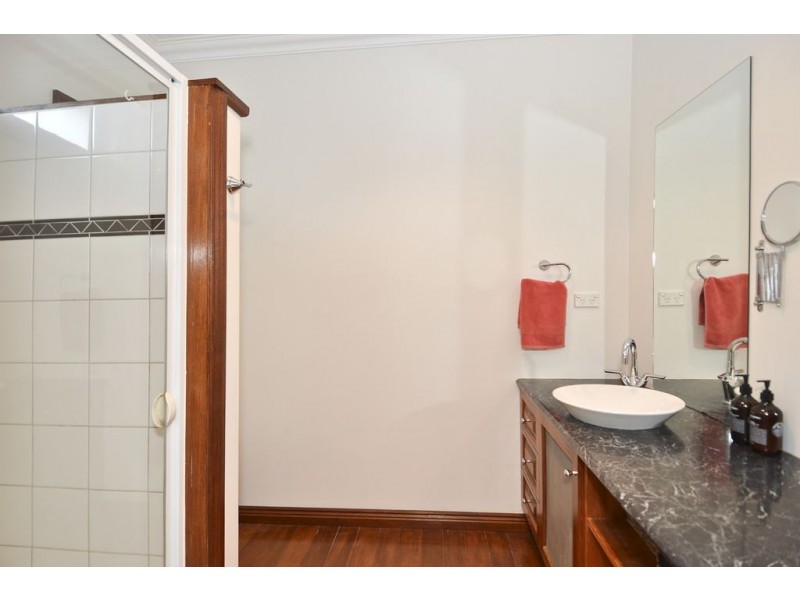 25 Ivy St, Newcomb VIC 3219