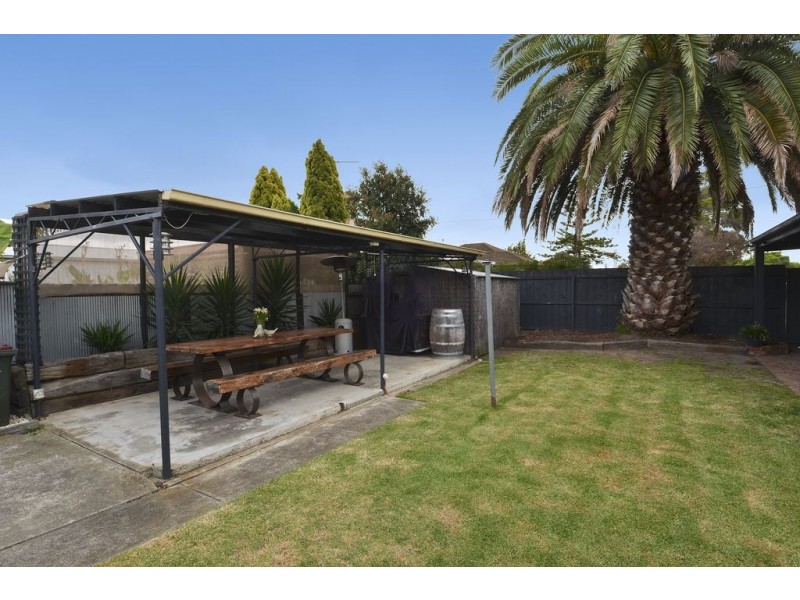 25 Ivy St, Newcomb VIC 3219
