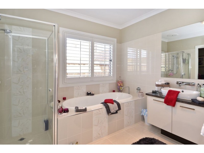 16 Fairvista Ave, Leopold VIC 3224