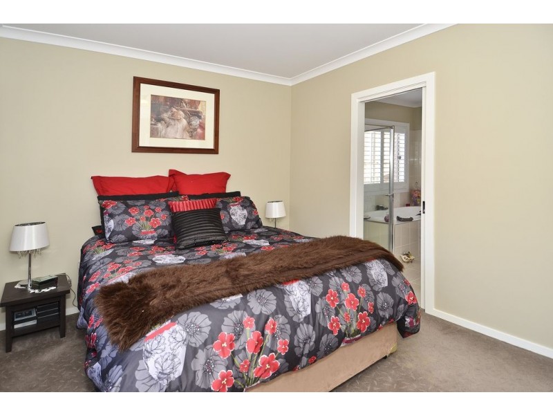 16 Fairvista Ave, Leopold VIC 3224