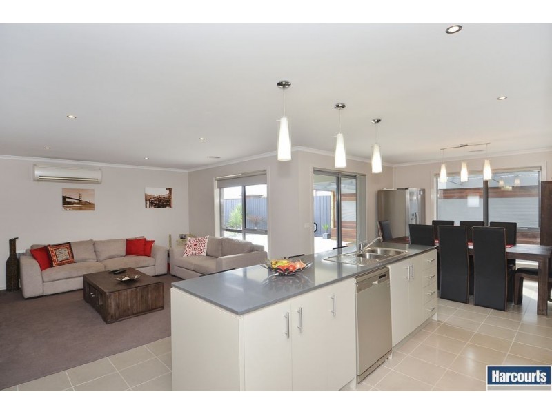 19 Yeoman Crt, Leopold VIC 3224