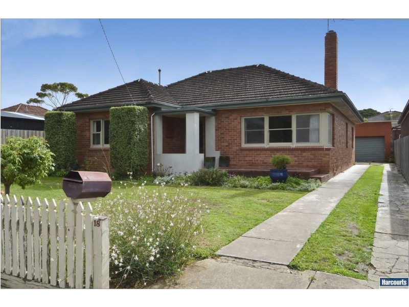 18 Read St, Newtown VIC 3220