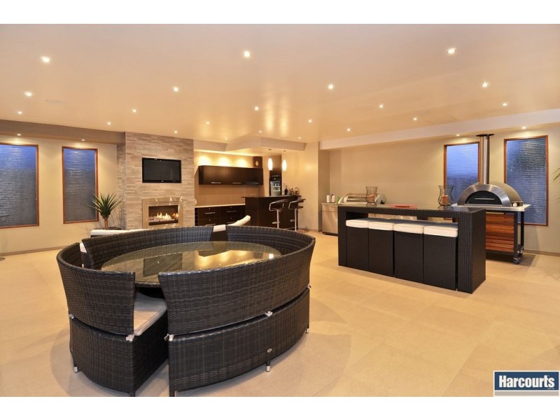 19-21 Birchwood Dve, St Albans Park VIC 3219