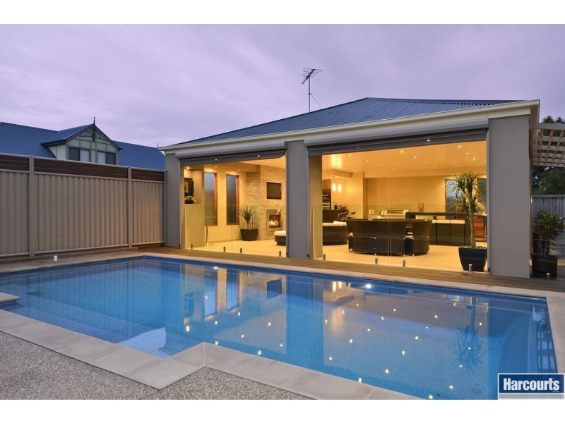 19-21 Birchwood Dve, St Albans Park VIC 3219