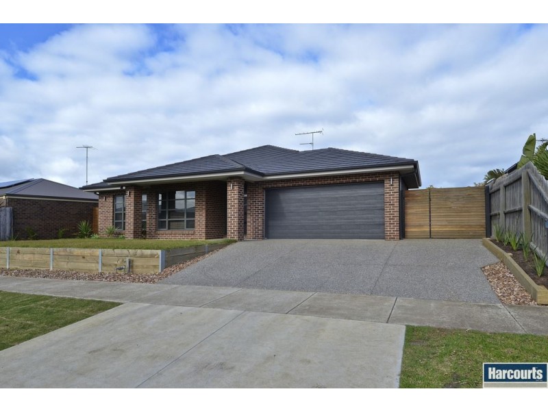 8 Newhaven Avenue, St Albans Park VIC 3219